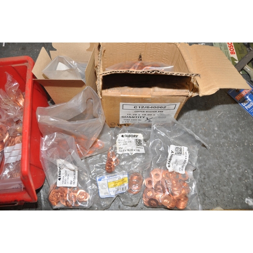 908 - A PLASTIC TRAY AND TWO BOXES OF COPPER WASHERS imperial and metric, 20 different sizes (this lot is ... 