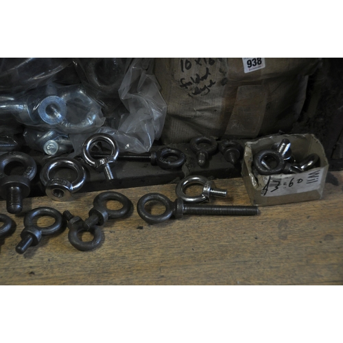 938 - A LARGE QUANTITY OF STEEL EYE BOLTS OF VARIOUS SIZES including a virtually full box of M10x100 (this... 