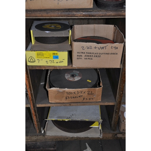 980 - A QUANTITY OF VARIOUS CUTTING AND GRINDING DISCS from 5in to 14in (see pics for details)(this lot is... 