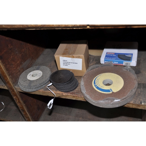 980 - A QUANTITY OF VARIOUS CUTTING AND GRINDING DISCS from 5in to 14in (see pics for details)(this lot is... 