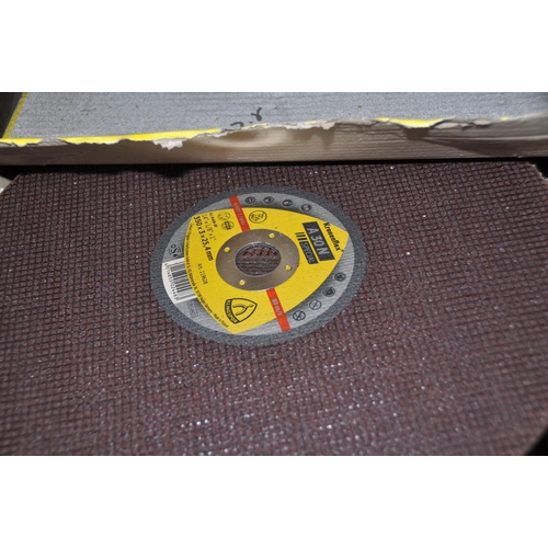 980 - A QUANTITY OF VARIOUS CUTTING AND GRINDING DISCS from 5in to 14in (see pics for details)(this lot is... 