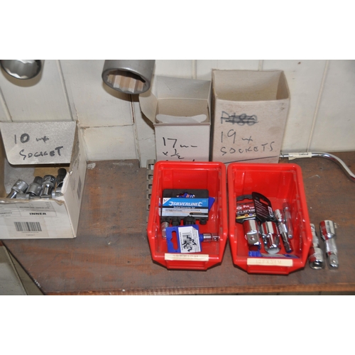 989 - A LARGE QUANTITY OF METRIC AND IMPERIAL SOCKETS by Halfords, Silverline, Expert, also ratchets, exte... 