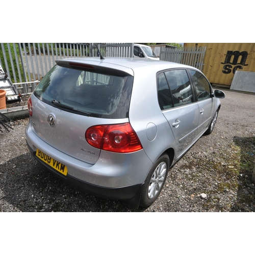 1004 - A VOLKSWAGON GOLF 1.6 FSI MATCH 5 DOOR HATCHBACK CAR, BD08 VKM, in silver, manual gearbox, 1598cc pe... 