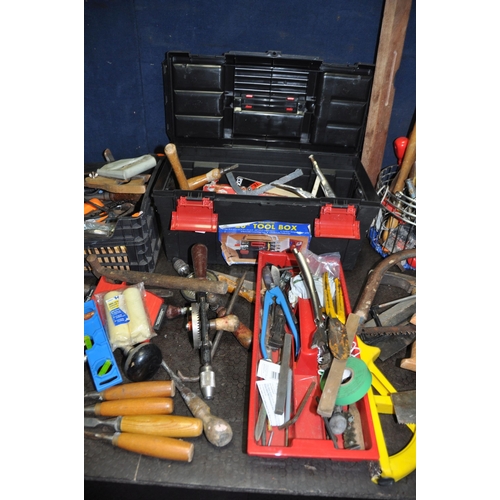 1069 - A PLASTIC TOOLBOX AND A TRAY CONTAINING TOOLS including a Record 24 Stilson, Maples and other wood c... 