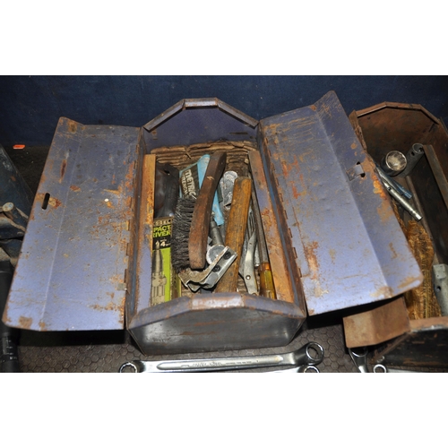 1087 - A SELECTION OF AUTOMOTIVE TOOLS AND ACCESSORIES including Bedford, Stahwille and other spanners, a B... 