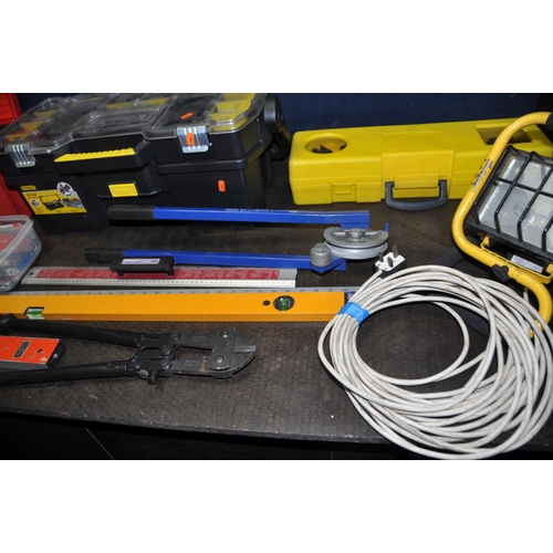 1098 - TWO PLASTIC TOOLBOXES AND A BOX CONTAINING TOOLS and a B&Q laser level including a Record Solo 15 pi... 