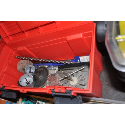 1098 - TWO PLASTIC TOOLBOXES AND A BOX CONTAINING TOOLS and a B&Q laser level including a Record Solo 15 pi... 