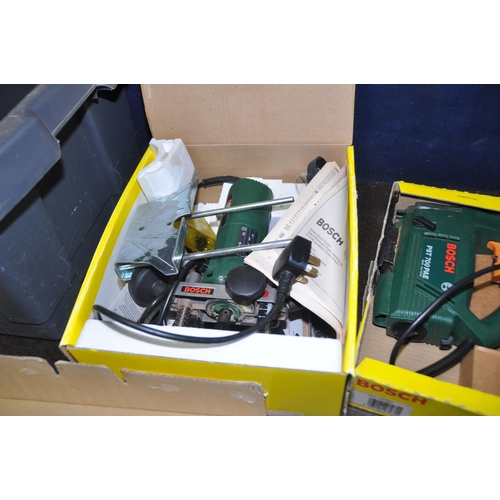 1102 - A PLASTIC BOX CONTAINING BOSCH POWER TOOLS comprising of a PST-700PAE jigsaw, a PDA 120E detail sand... 