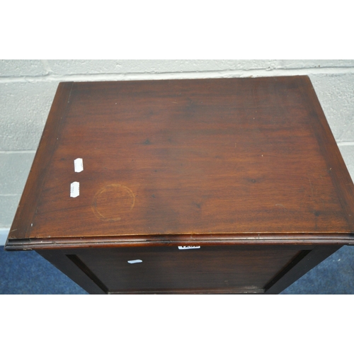 1252 - A MODERN MAHOGANY RECTANGULAR WINE COOLER, with a hinged lid and square tapered legs, width 48cm x d... 