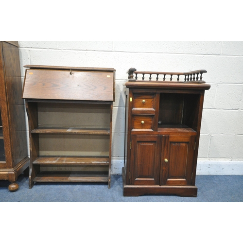 1264 - A 20TH CENTURY OAK GLAZED DOUBLE DOOR BOOKCASE, with a raised back and bun feet, width 85cm x depth ... 