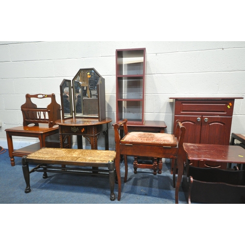 1267 - A SELECTION OF OCCASIONAL FURNITURE, to include a mahogany circular occasional table, a triple dress... 