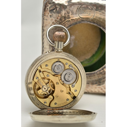 70 - A GOLIATH POCKET WATCH WITH SILVER LINED FITTED CASE, open face manual wind pocket watch, round whit... 