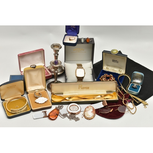 88 - AN ASSORTMENT OF SILVER AND COSTUME JEWELLERY, to include a late Victorian silver floral brooch, an ... 