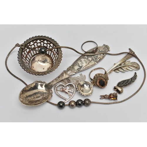 107 - A SMALL PARCEL OF SILVER AND WHITE METAL, to include an Edwardian silver circular salt lacking blue ... 