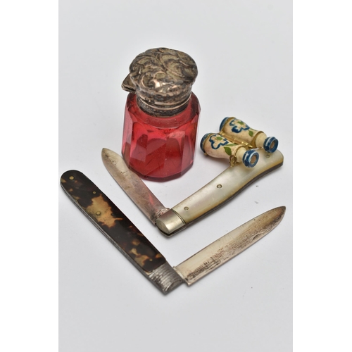 109 - A 19TH CENTURY BONE STANHOPE IN THE FORM OF OPERA GLASSES, TWO FOLDING FRUIT KNIVES, ONE WITH HALLMA... 