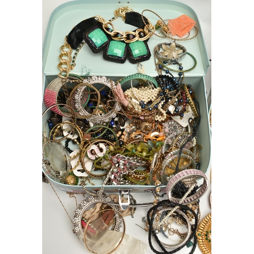 131 - A BOX OF ASSORTED COSTUME JEWELLERY, to include a large oval silver locket, hallmarked, approximate ... 