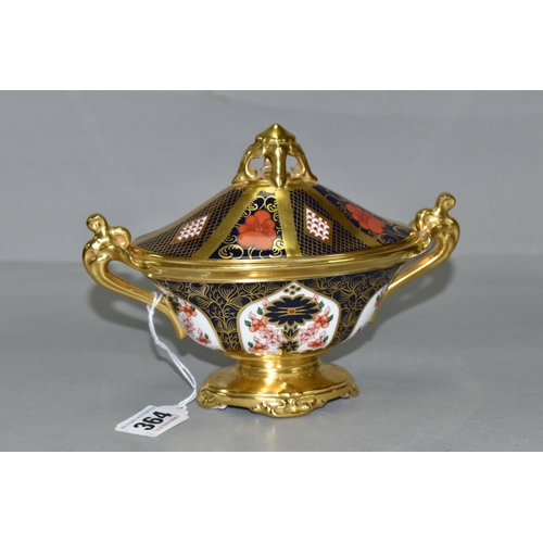 364 - A ROYAL CROWN DERBY IMARI PATTERN 1128 GOLD BAND  COVERED URN, height 13cm (1) (Condition Report: ma... 