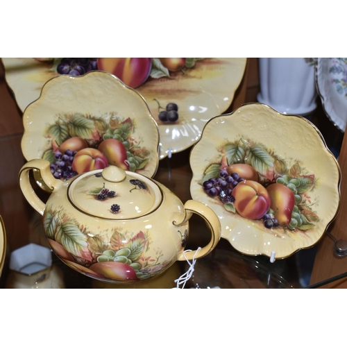 378 - ELEVEN PIECES OF AYNSLEY ORCHARD GOLD TEA AND DINNER WARES, comprising a footed fruit/salad bowl, a ... 