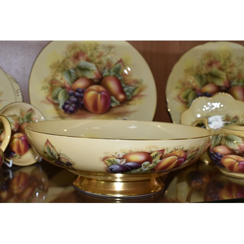 378 - ELEVEN PIECES OF AYNSLEY ORCHARD GOLD TEA AND DINNER WARES, comprising a footed fruit/salad bowl, a ... 