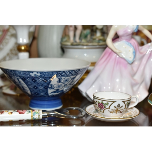 390 - A GROUP OF CERAMICS AND MISCELLANEOUS ITEMS, to include a Royal Worcester blush ivory twin handled b... 