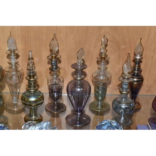 397 - A COLLECTION OF SWAROVSKI CRYSTAL, EGYPTIAN SCENT BOTTLES AND SUNDRY ITEMS, to include Swarovski bea... 