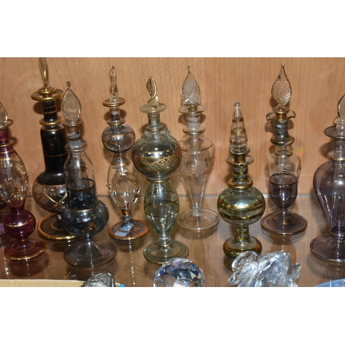 397 - A COLLECTION OF SWAROVSKI CRYSTAL, EGYPTIAN SCENT BOTTLES AND SUNDRY ITEMS, to include Swarovski bea... 