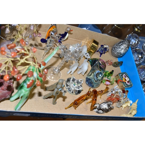 397 - A COLLECTION OF SWAROVSKI CRYSTAL, EGYPTIAN SCENT BOTTLES AND SUNDRY ITEMS, to include Swarovski bea... 