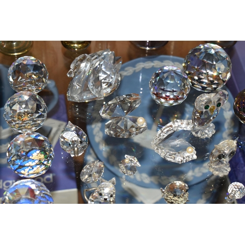 397 - A COLLECTION OF SWAROVSKI CRYSTAL, EGYPTIAN SCENT BOTTLES AND SUNDRY ITEMS, to include Swarovski bea... 