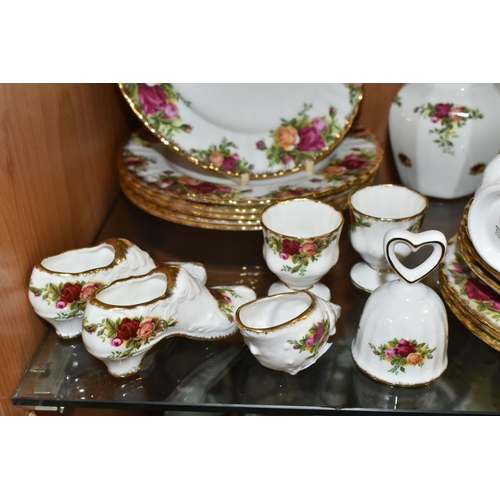 400 - THIRTY NINE PIECES OF ROYAL ALBERT OLD COUNTRY ROSES TEA AND GIFT WARES, comprising a coffee pot, a ... 