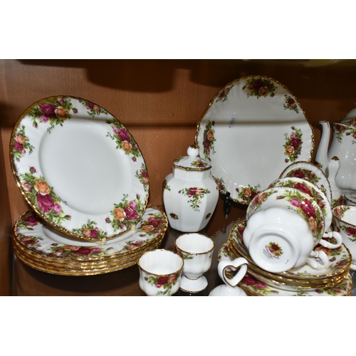 400 - THIRTY NINE PIECES OF ROYAL ALBERT OLD COUNTRY ROSES TEA AND GIFT WARES, comprising a coffee pot, a ... 