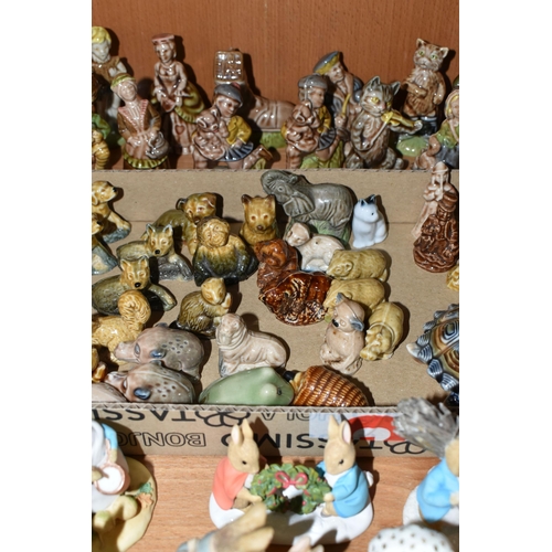 402 - A QUANTITY OF CERAMICS AND OTHER ORNAMENTS, to include four Enchantica figures including limited edi... 