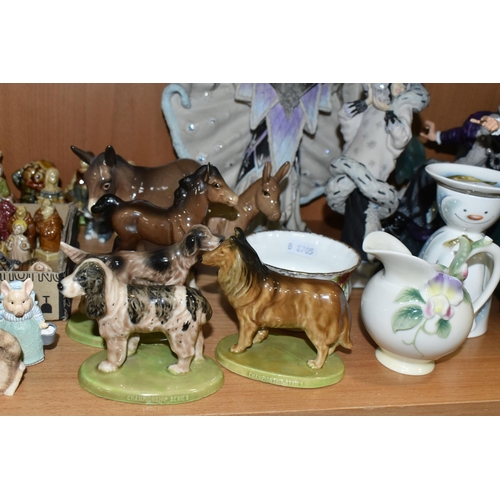 402 - A QUANTITY OF CERAMICS AND OTHER ORNAMENTS, to include four Enchantica figures including limited edi... 