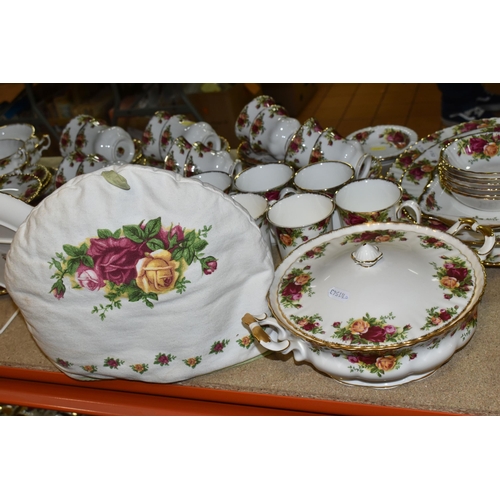 421 - A LARGE QUANTITY OF ROYAL ALBERT 'OLD COUNTRY ROSES' PATTERN DINNER AND TEAWARE, comprising a covere... 