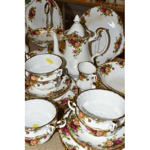 421 - A LARGE QUANTITY OF ROYAL ALBERT 'OLD COUNTRY ROSES' PATTERN DINNER AND TEAWARE, comprising a covere... 