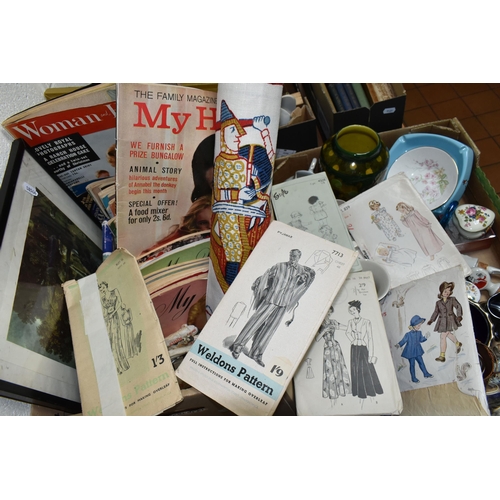 440 - FOUR BOXES OF VINTAGE ADVERTISING, CERAMICS, GLASS, EPHEMERA AND SUNDRY ITEMS, to include a boxed se... 