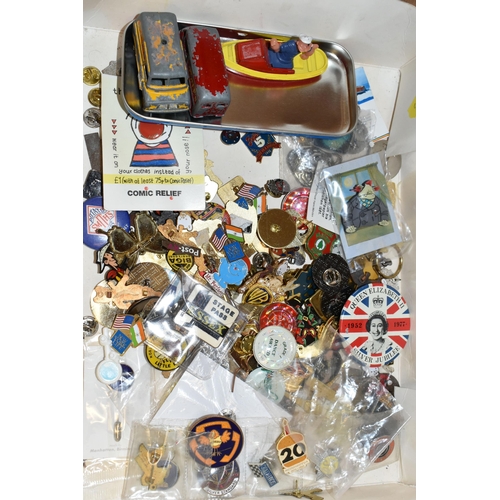 475 - FOUR TRAYS OF MID CENTURY COLLECTABLES, to include metal pin badge collection, a collection of over ... 