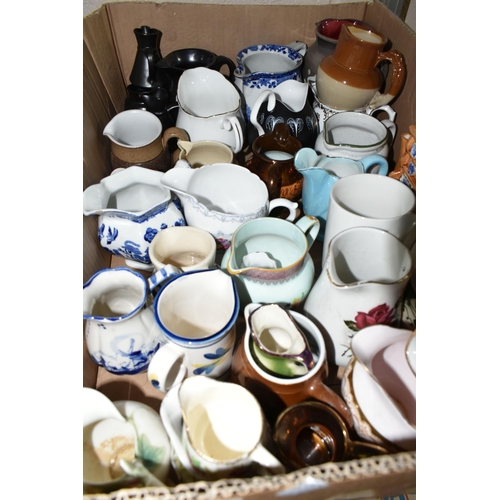 491 - FOUR BOXES AND LOOSE BREWERIANIA, CERAMICS AND GLASS, to include a Marston's Low 'C' pale ale bar tr... 