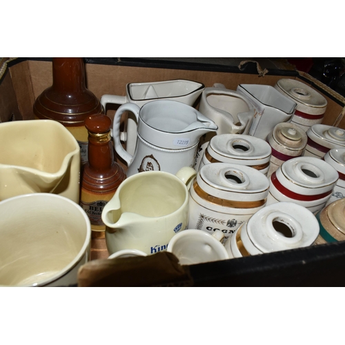 491 - FOUR BOXES AND LOOSE BREWERIANIA, CERAMICS AND GLASS, to include a Marston's Low 'C' pale ale bar tr... 