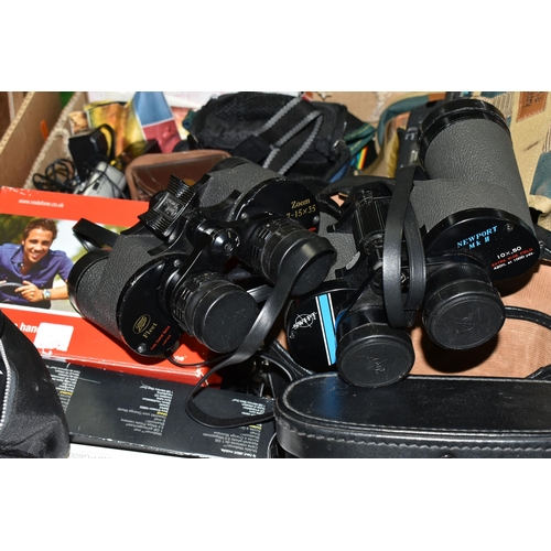 531 - A QUANTITY OF VINTAGE PHOTOGRAPHIC AND VIDEO EQUIPMENT ETC, to include a Canon VM-E1 video camera in... 