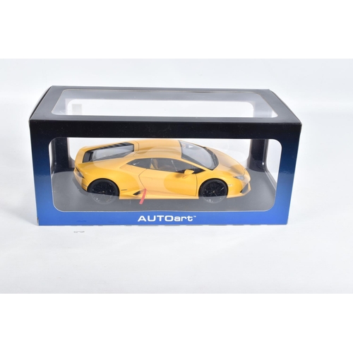 10 - A BOXED AUTOART LAMBORGHINI HURACÁN LP 610-4 1:18 MODEL VEHICLE, numbered 74604, in yellow, appears ... 