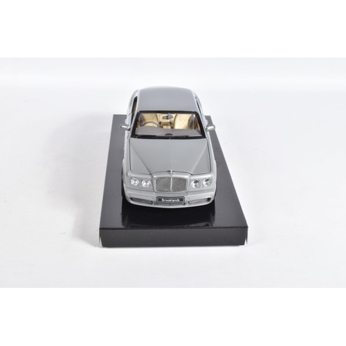 21 - A BOXED MINICHAMPS BENTLEY BROOKLANDS BL 571 1:18 MODEL VEHICLE, ed.11, in Bentley Venusian grey, mo... 