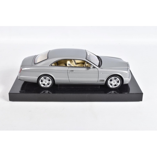 21 - A BOXED MINICHAMPS BENTLEY BROOKLANDS BL 571 1:18 MODEL VEHICLE, ed.11, in Bentley Venusian grey, mo... 