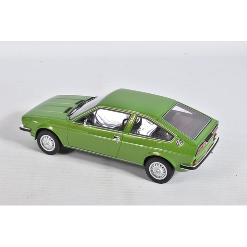 28 - A BOXED LAUDORACING-MODEL ALFASUD SPRINT 1.3 1976 1:18 MODEL VEHICLE, numbered LM096B, painted met g... 