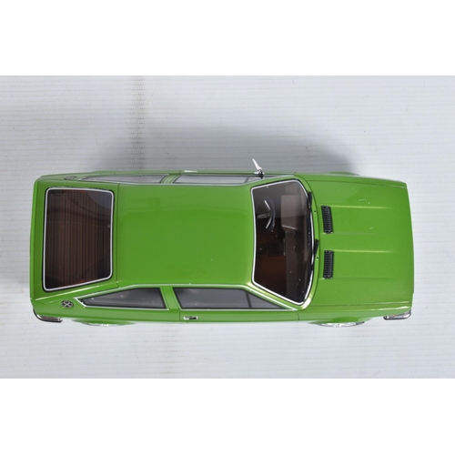 28 - A BOXED LAUDORACING-MODEL ALFASUD SPRINT 1.3 1976 1:18 MODEL VEHICLE, numbered LM096B, painted met g... 