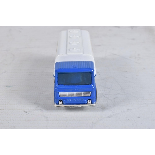 58 - A BOXED MATCHBOX SUPERFAST DIE-CAST ARAL TANKWAGEN, no.32, blue body with white tank, signed Aral to... 