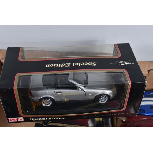 101 - TWO TRAYS OF BOX AND UNBOXED MODEL VEHICLES, to include a boxed 1:18 Bburago Ferrari 250 GTO 1962, n... 