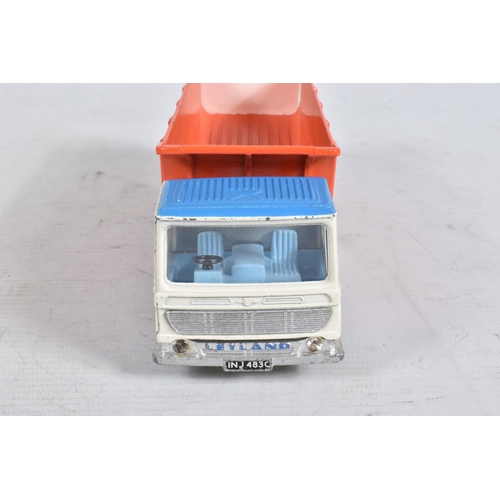 79 - A BOXED DINKY SUPERTOYS LEYLAND DUMP TRUCK WITH TILT CAB, No.925, white cab and chassis, blue roof a... 