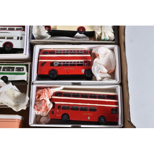 82 - A COLLECTION OF CONSTRUCTED WHITE METAL, RESIN AND PLASTIC BUS AND COACH MODEL KITS, all are 4mm 1/7... 