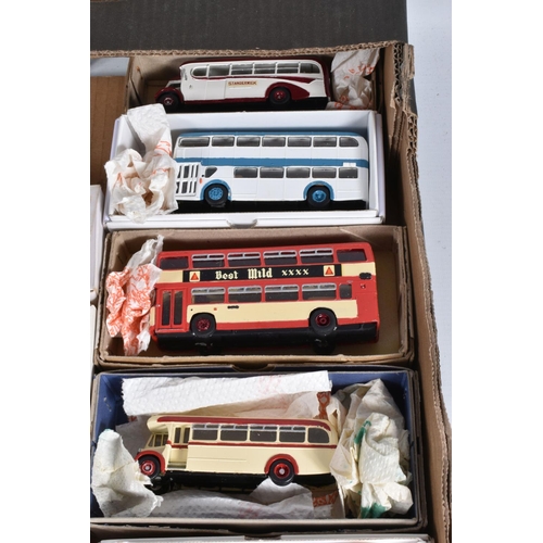 82 - A COLLECTION OF CONSTRUCTED WHITE METAL, RESIN AND PLASTIC BUS AND COACH MODEL KITS, all are 4mm 1/7... 