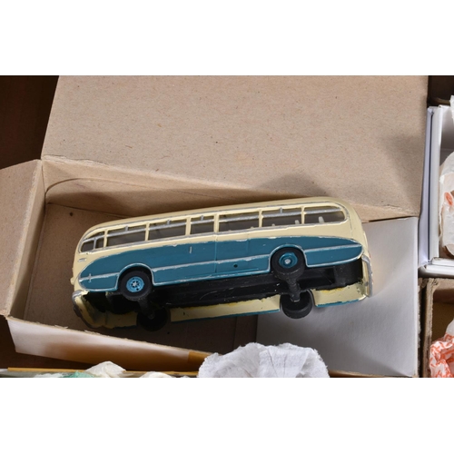 82 - A COLLECTION OF CONSTRUCTED WHITE METAL, RESIN AND PLASTIC BUS AND COACH MODEL KITS, all are 4mm 1/7... 